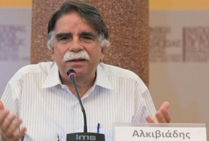 Βατόπουλος: «Αργεί η εκτόνωση της πανδημίας»