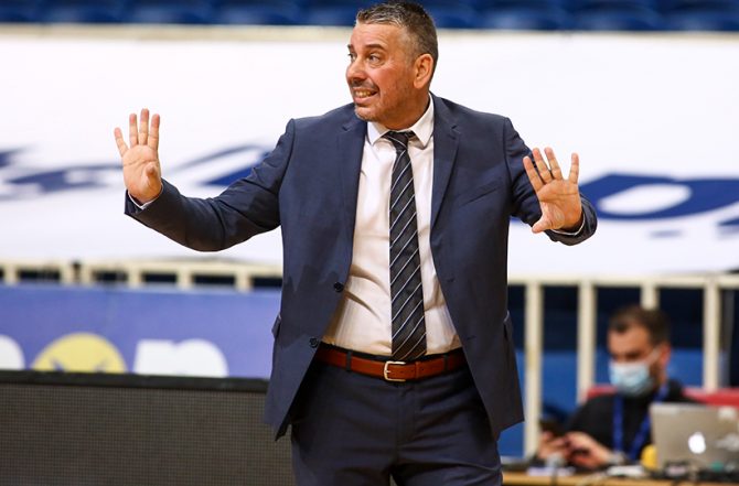 Παπαθεοδώρου: Κοιτάζουμε το ματς με τον Άρη