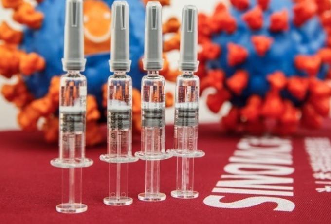 «Τα εμβόλια θα είναι αποτελεσματικά και κατά του νέου στελέχους του ιού»