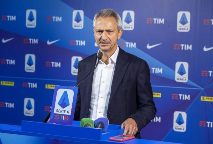 Πρόεδρος Serie A: «Όσοι έχουν κάνει το εμβόλιο να μπαίνουν στα γήπεδα»