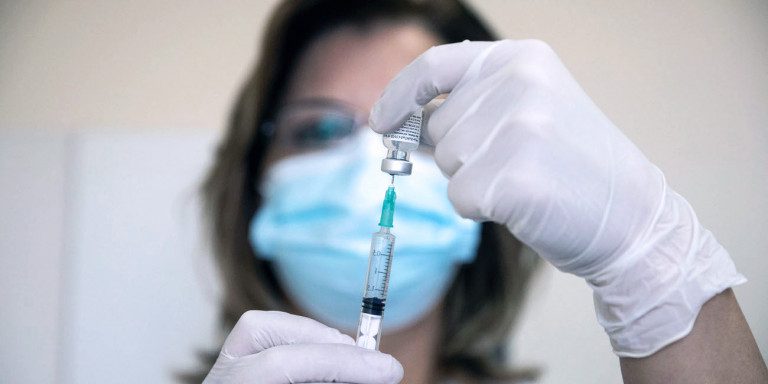 Κικίλιας για εμβολιασμούς: Μετά τους γιατρούς του ΕΣΥ ακολουθούν οι γιατροί του ιδιωτικού τομέα