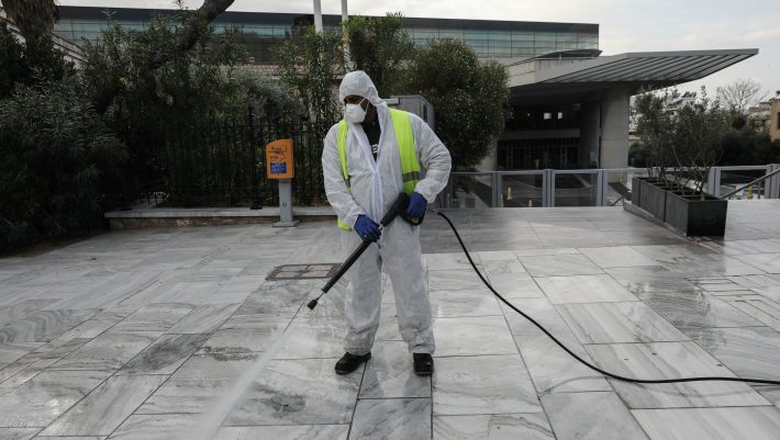 Δε θα ξεμπερδέψουμε εύκολα με τον κορωνοϊό: «Κρίσιμοι οι επόμενοι 3 μήνες»