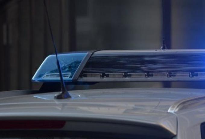 Έκλεψαν όπλο αστυνομικού μέσα από το σπίτι του