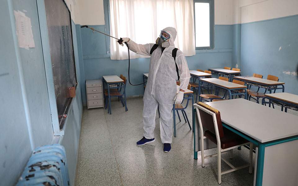 Κορονοϊός: Την Παρασκευή οι αποφάσεις για γυμνάσια και λύκεια – Οι σκέψεις για εστίαση και μετακινήσεις εκτός νομού