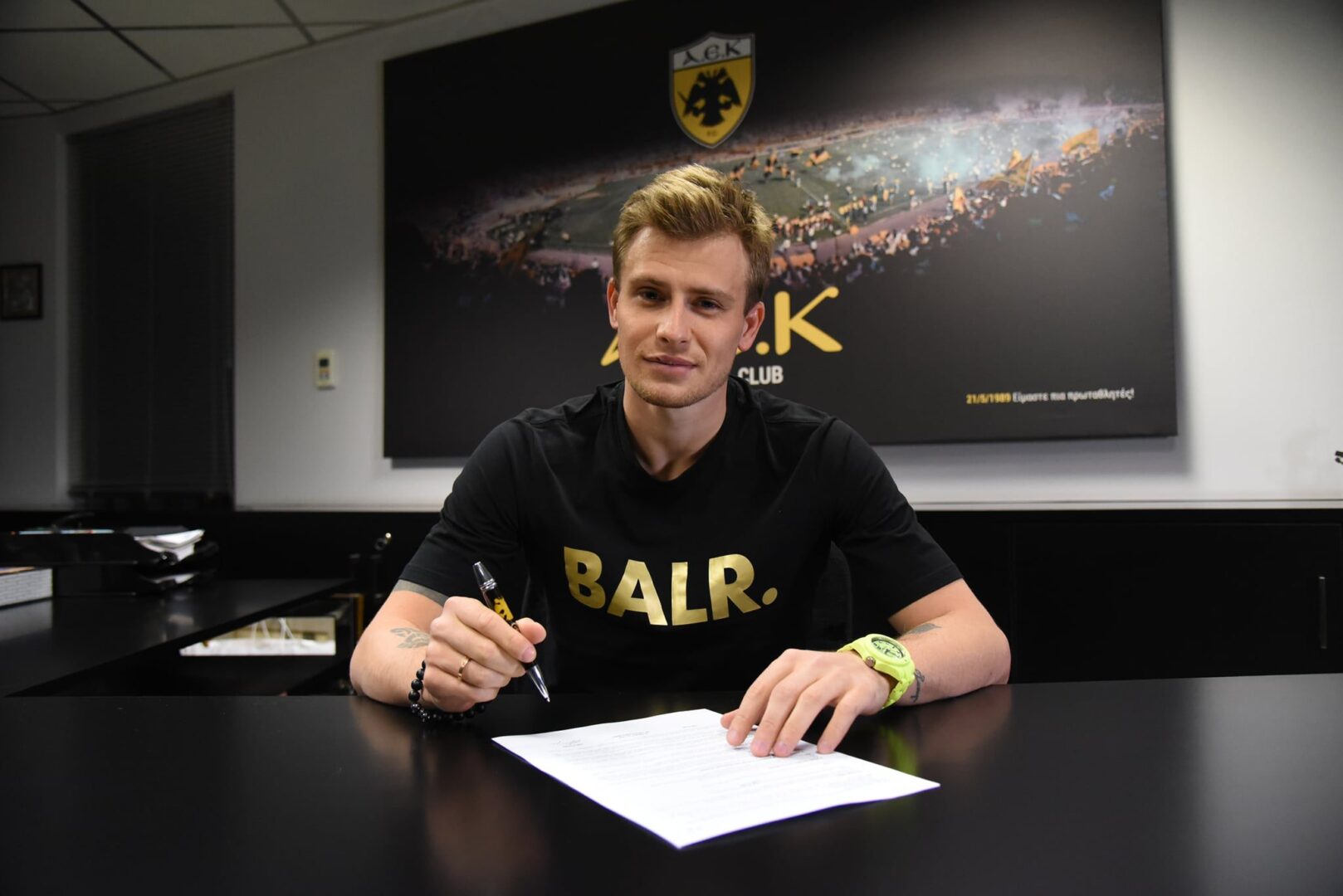 Επίσημο: Παίκτης της ΑΕΚ ο Νταντσένκο!