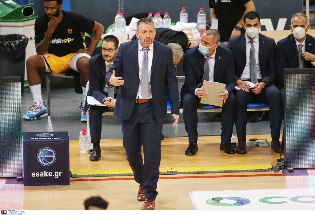 Παπαθεοδώρου: “Είναι στο χέρι του Μωραΐτη να γίνει χρήσιμος για την ομάδα”