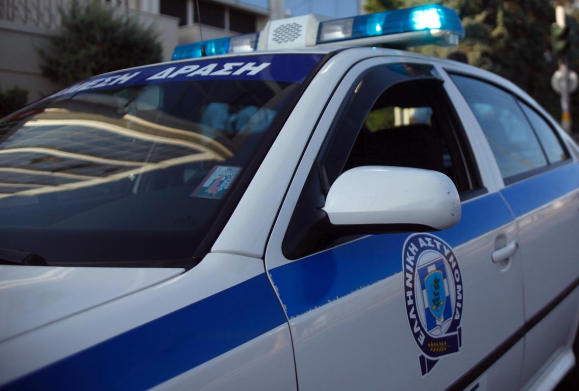 Αδιανόητο επεισόδιο στον Πειραιά: 2 κοπέλες πλάκωσαν 14χρονη επειδή φορούσε μπλούζα της ΑΕΚ