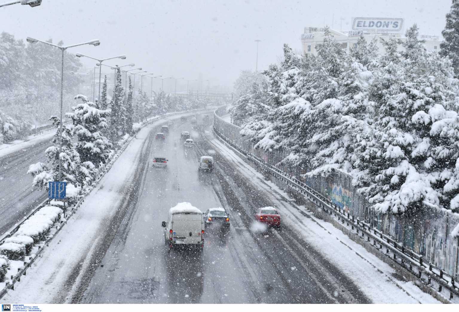 Καιρός Κυριακή 5/2: Η κακοκαιρία «Μπάρμπαρα» χτυπά με βροχές, χιόνια και θυελλώδεις ανέμους