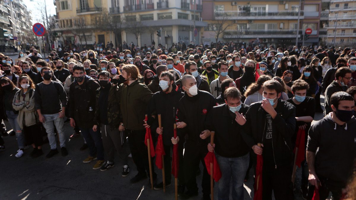 Πανεκπαιδευτικό συλλαλητήριο: Επεισόδια σε Αθήνα και Θεσσαλονίκη!