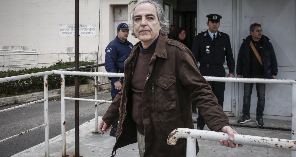 Κουφοντίνας: «Με την καρδιά και το μυαλό είμαι ανάμεσά σας»