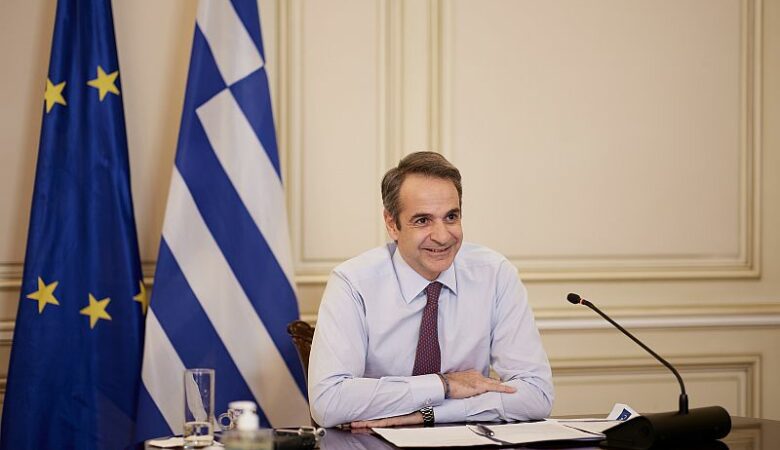 Μητσοτάκης: Ας “τσικνίσουμε” μόνο με την οικογένεια μας