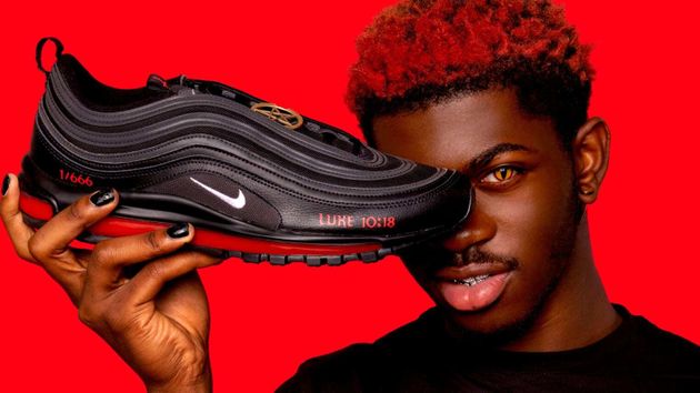 Αντιδράσεις για τα «σατανικά Nike» που περιέχουν ανθρώπινο αίμα