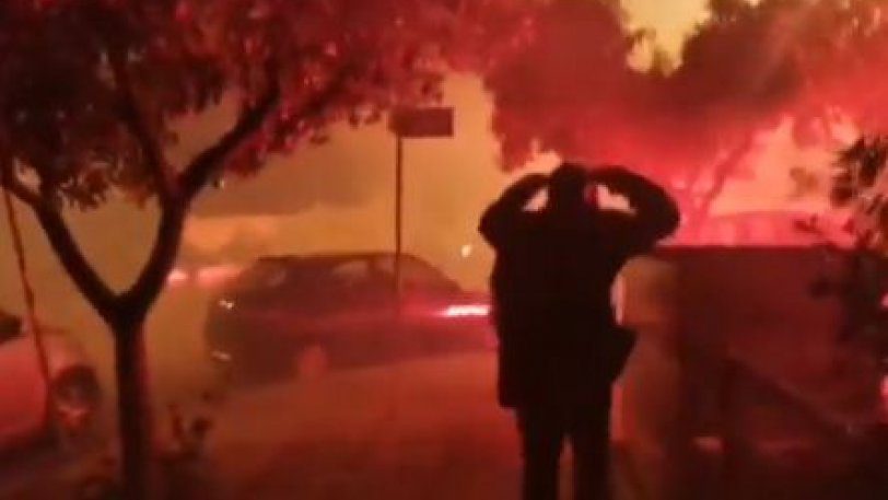 Τρομακτική σκηνή: Αστυνομικός της ομάδας ΔΡΑΣΗ έπεσε στα χέρια διαδηλωτών (pic)