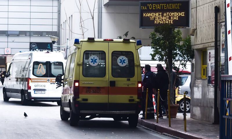 Ευαγγελισμός: Πέντε διασωληνωμένοι σε απλές κλίνες ελλείψει ΜΕΘ