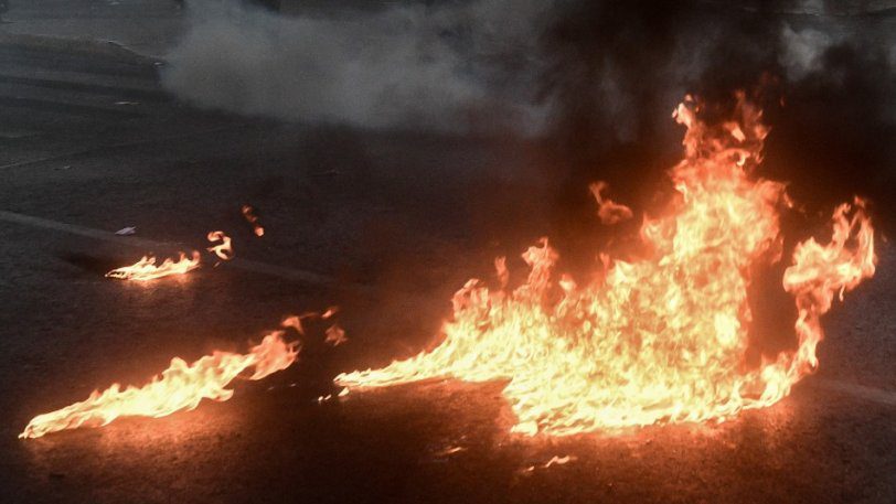 Επίθεση με βόμβες μολότοφ στον ΣΚΑΙ !