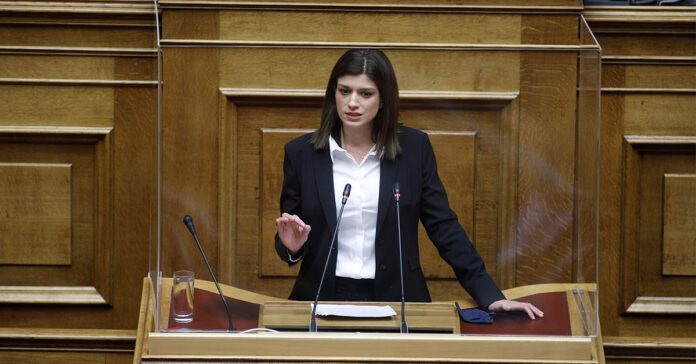 Μυθική γκάφα της Νοτοπούλου: Μπέρδεψε τα χιλιόμετρα με τα μέτρα για τις θερμίδες ενός κουλουριού (pic)