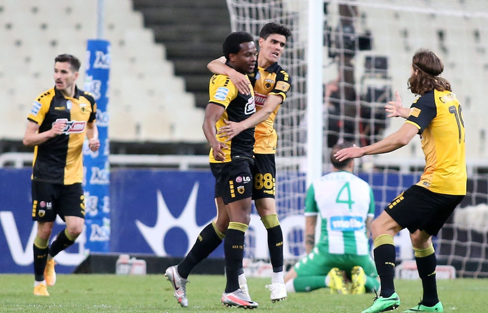 Super League-Βαθμολογία: Μείωσε από τον Άρη η ΑΕΚ-Στους 5 η διαφορά από τον ΠΑΟ
