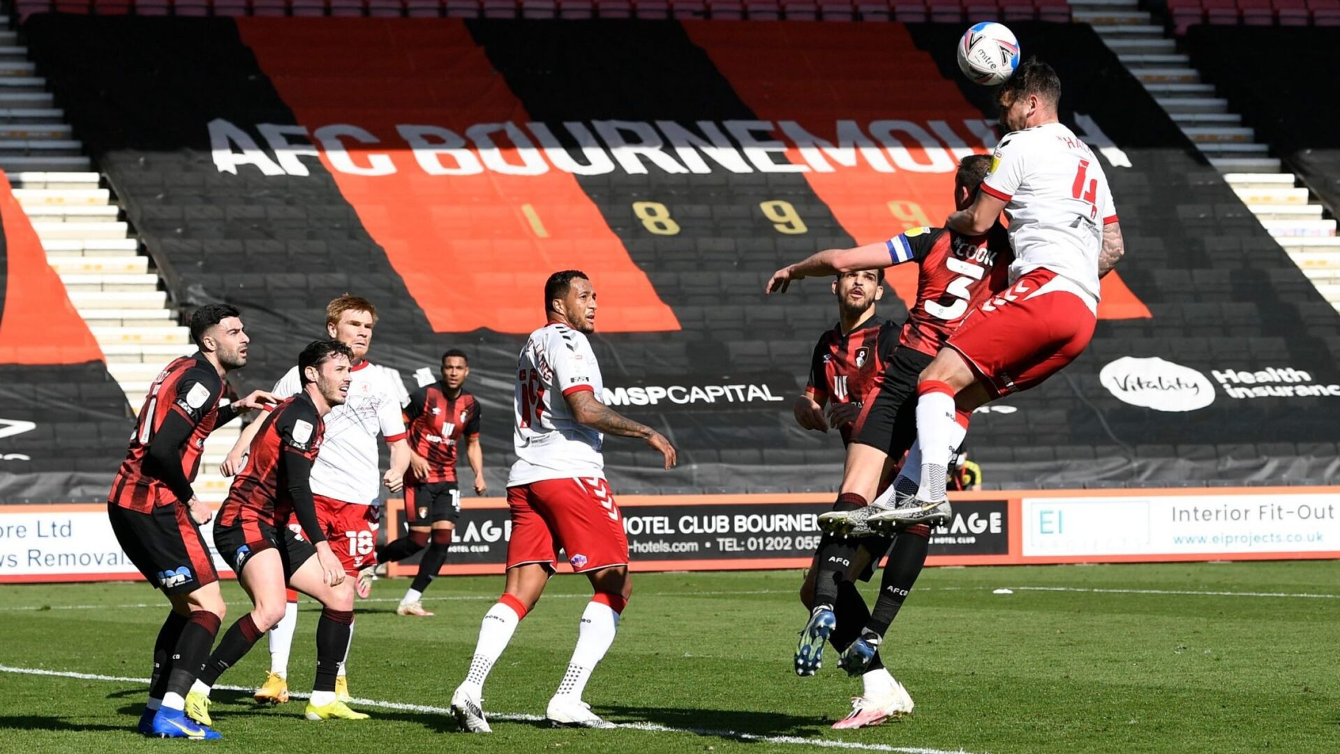 Μπόρνμουθ με 2.15 και Μπάρνσλεϊ στο 2.25