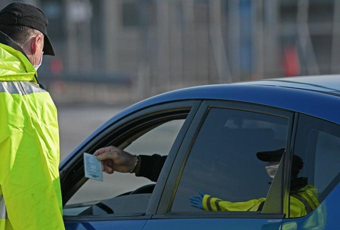 Περισσότερα από 17.000 ΙΧ πέρασαν τα διόδια στις εξόδους της Αττικής