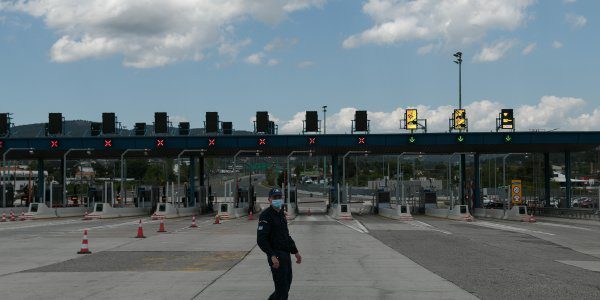 Μετακίνηση εκτός νομού: «Παράθυρο» για Πάσχα στο χωριό με self test