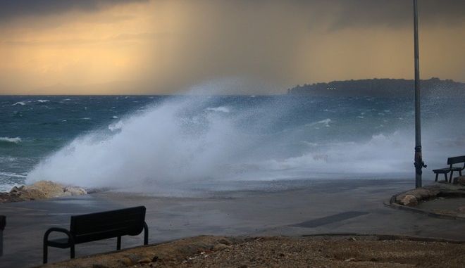 Καιρός 8/9: Συνεχίζονται οι θυελλώδεις άνεμοι και την Πέμπτη – Αναλυτική πρόγνωση
