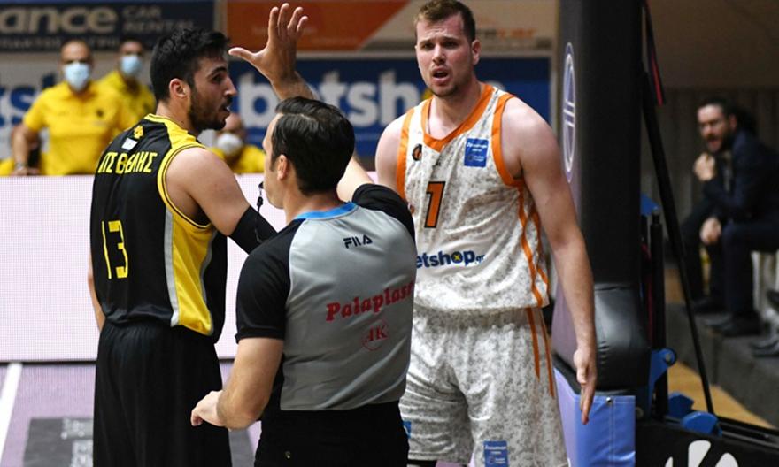 Αγραβάνης: Τιμωρήθηκε με δύο αγωνιστικές και χάνει Game 2 και 3 με ΑΕΚ
