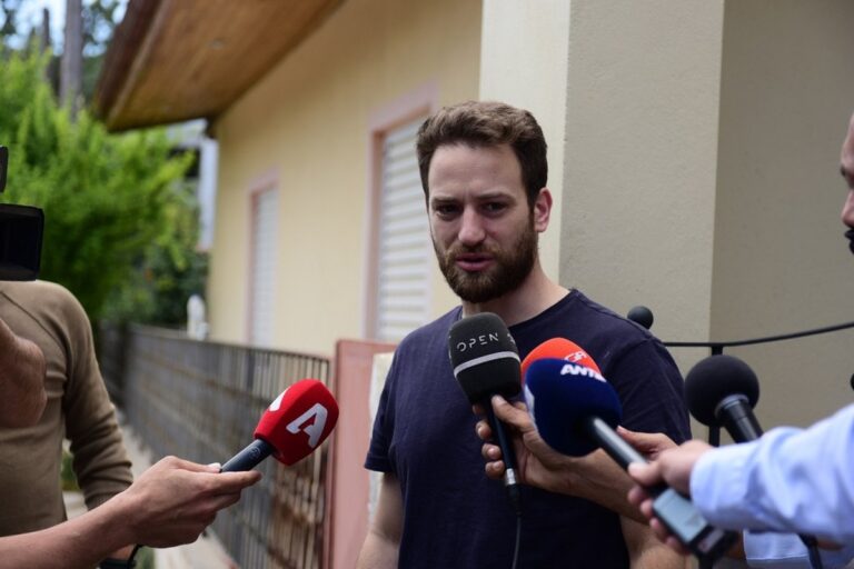 Γλυκά Νερά-Σύζυγος Καρολάιν: «Μαλώσαμε… Δεν κατάλαβα πως το έκανα…»