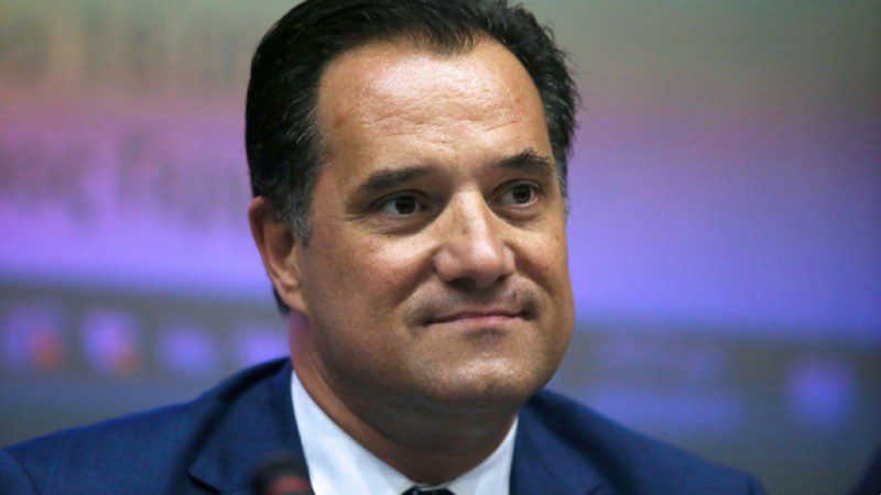 Γεωργιάδης: «Με τα εμβόλια έχει αρθεί η υποχρέωση του κράτους να μοιράζει λεφτά»