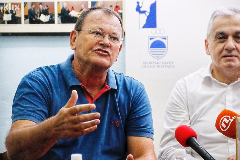 Πρόεδρος Βελέζ: «Αν δεν δώσουν 35.000€ δεν θα μεταδοθεί το ματς»