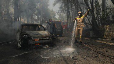 Φωτιά σε Σταμάτα – Ροδόπολη: Ενισχύθηκαν οι δυνάμεις