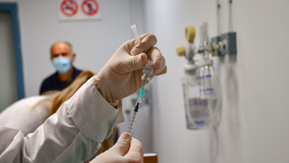 Ανοίγει τον Αύγουστο η πλατφόρμα για εμβολιασμό των 12-15 ετών
