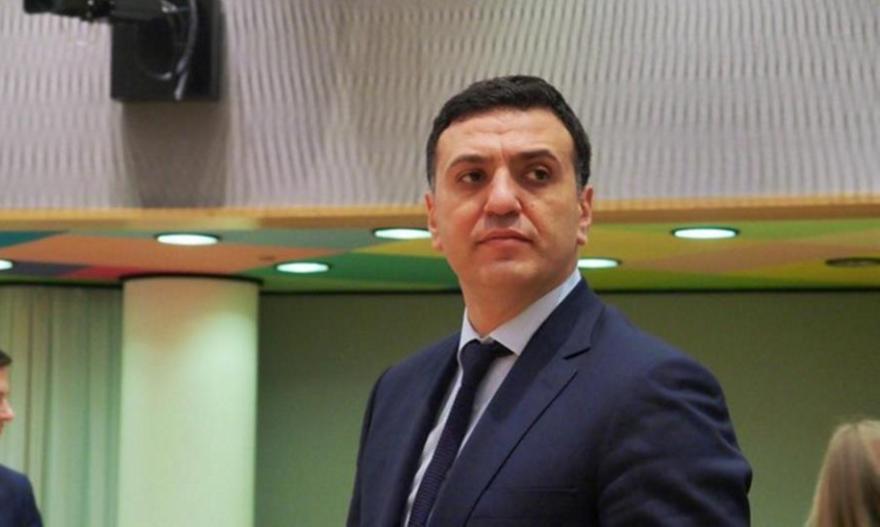 Κικίλιας: «Μπόνους σε γιατρούς και φαρμακοποιούς για να εμβολιάζουν»