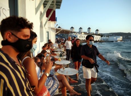 «Ξανανοίγει» η Μύκονος: Τη Δευτέρα άρση περιορισμών σε κυκλοφορία και μουσική