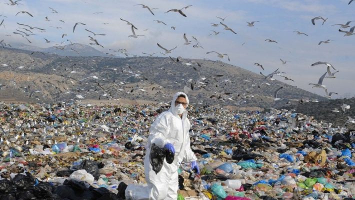 Θα βγάζετε χρήματα από τα σκουπίδια που πετάτε – Τι αλλάζει με το νέο νομοσχέδιο