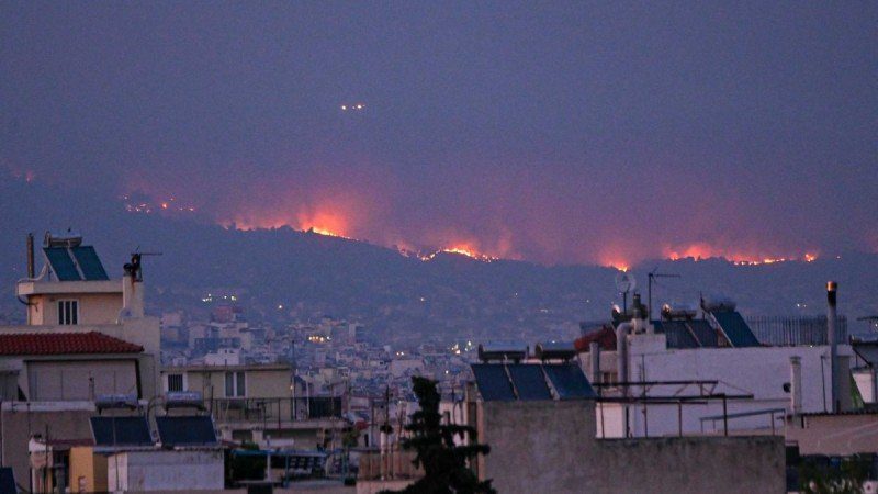 Πετρούπολη: Δίωξη για κακουργήματα στον 47χρονο που συνελήφθη για εμπρησμούς