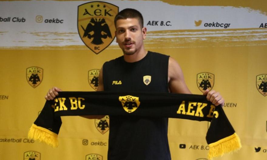 Φλιώνης: «Θέλουμε τον κόσμο δίπλα μας»