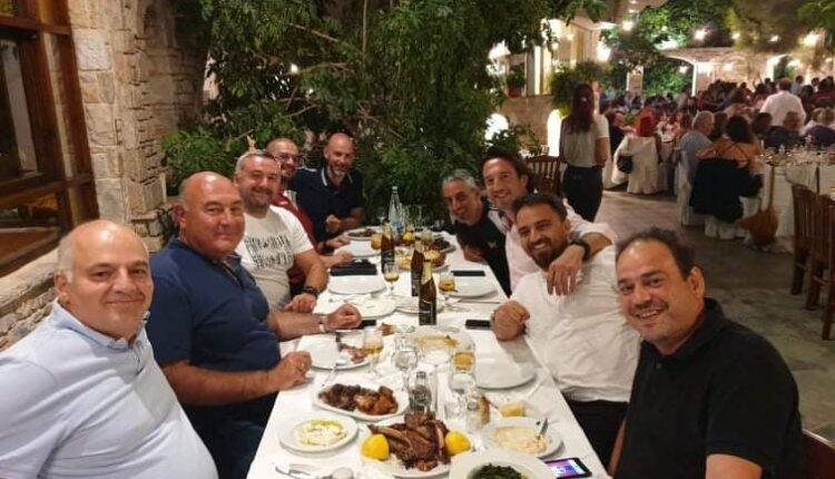 Δείπνο σε Ανόρθωση και Μέταλουργκ από Παπασταμάτη