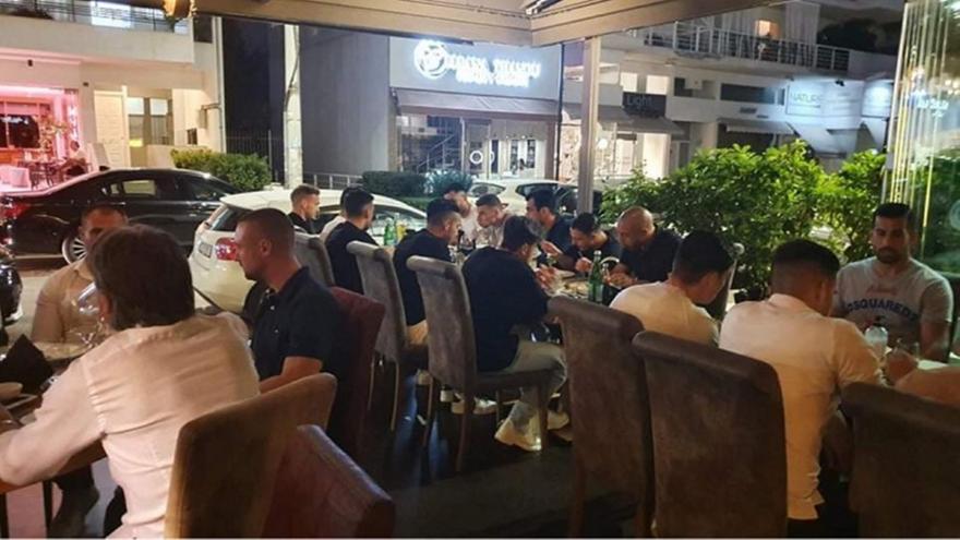Δείπνο Μιλόγεβιτς στους παίκτες της ΑΕΚ παρουσία Μελισσανίδη