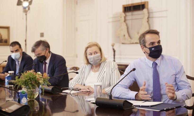 Μητσοτάκης σε παιδιάτρους: «Να πείσουμε τα παιδιά να εμβολιαστούν»