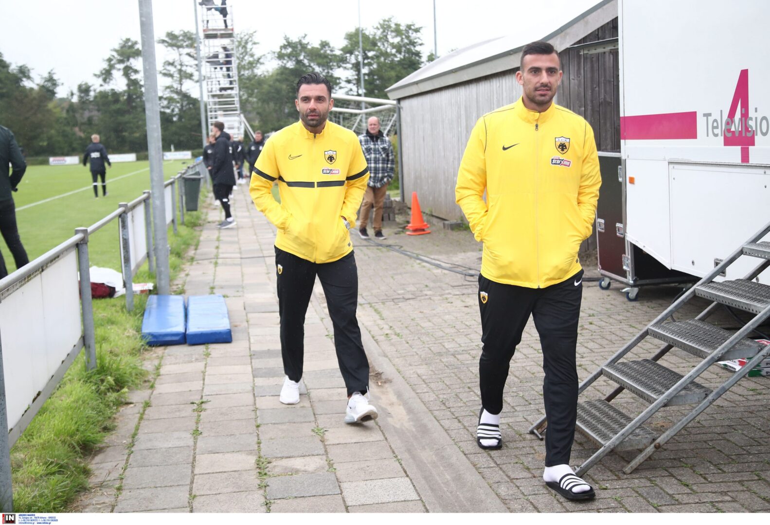 ΑΕΚ: Σβάρνας και Τζαβέλλας “παίζουν” για μία θέση στα στόπερ