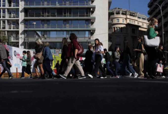 Κοντά στα 3.500 τα κρούσματα κορωνοϊού την Τρίτη