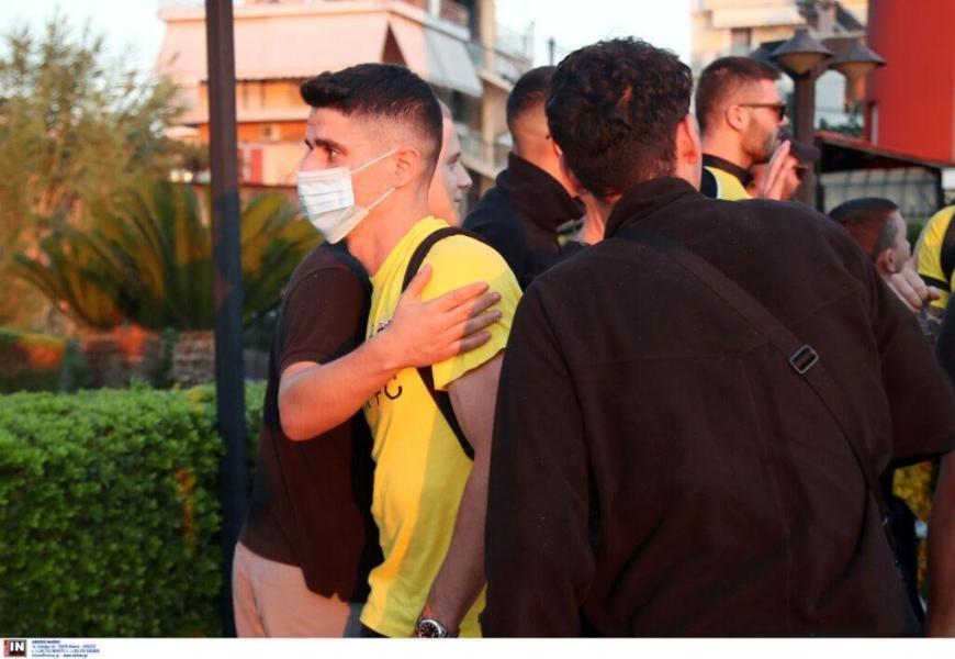 ΑΕΚ: Αποθέωση των παικτών και του Μιλόγεβιτς στο Αγρίνιο