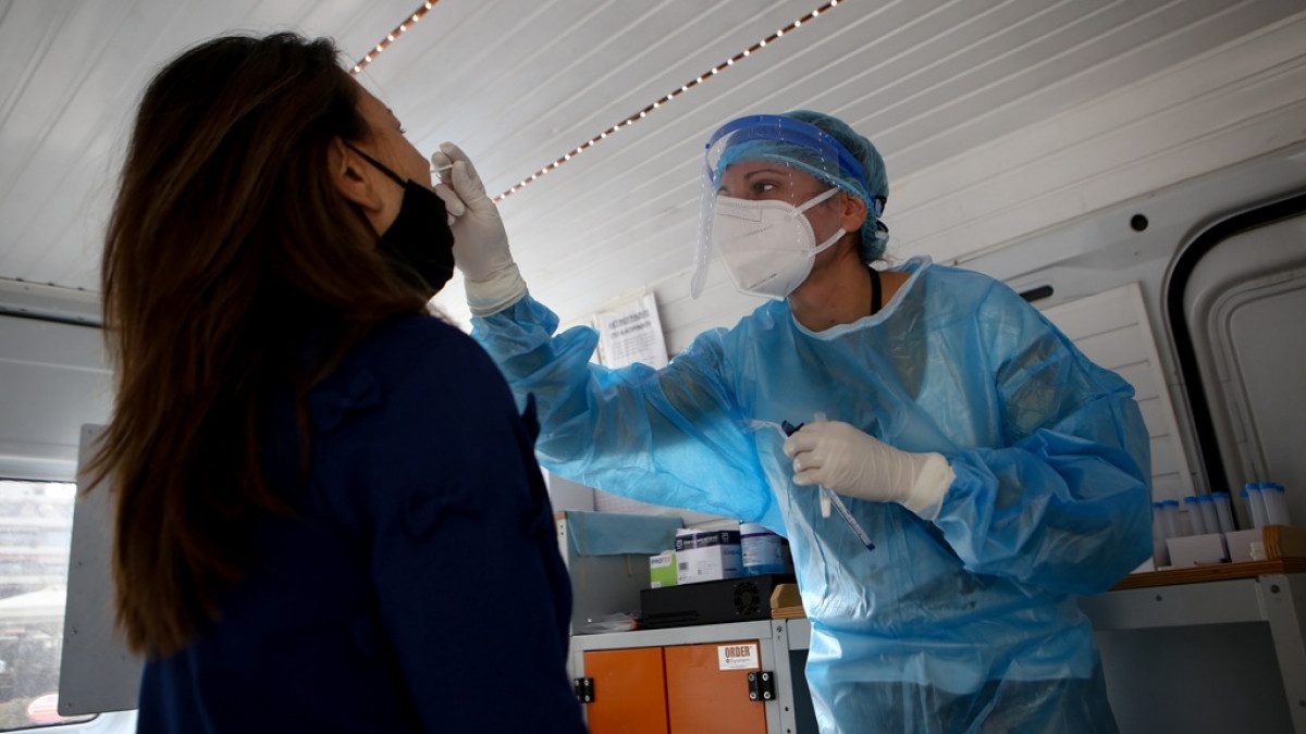 Κορωνοϊός-Ελλάδα: «Έκρηξη» με 4696 νέα κρούσματα – Ρεκόρ από την έναρξη της πανδημίας
