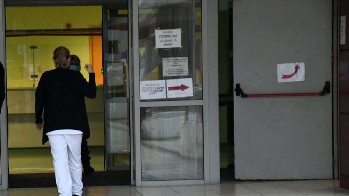 Σοκ: Σχεδόν 4000 κρούσματα Κορωνοϊού – 54 νέοι θάνατοι – 354 διασωληνωμένοι – 5.13% ποσοστό θετικότητας!