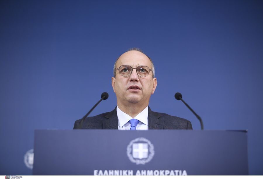 Οικονόμου: Μένουμε ανοιχτοί με μέτρα για τους ανεμβολίαστους