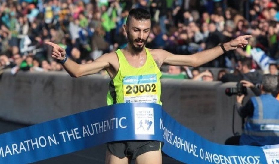 Μαραθώνιος-Αθήνα: Ρεκόρ 17 ετών κατέρριψε ο νικητής Κώστας Γκελαούζος