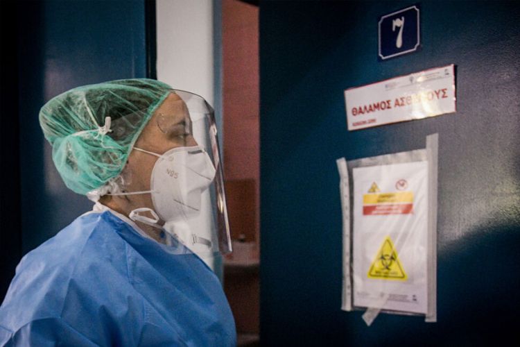 76 θάνατοι, 4.108 νέα κρούσματα, 590 οι διασωληνωμένοι
