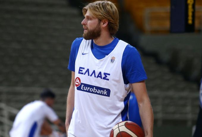 Πρέσινγκ της ΑΕΚ για Χαραλαμπόπουλο, στο κόλπο και το Περιστέρι