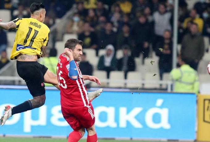 ΑΕΚ: «Τα δύο γκολ του Αραούχο δεν αποδείχθηκαν αρκετά, διαιτητής και VAR αγνόησαν πέναλτι»