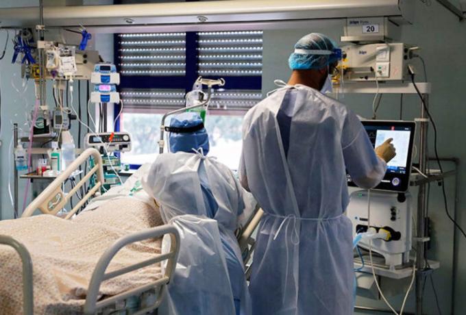 Λάρισα: Διασωληνώθηκε 16χρονη με κορωνοϊό – Νοσεί για δεύτερη φορά